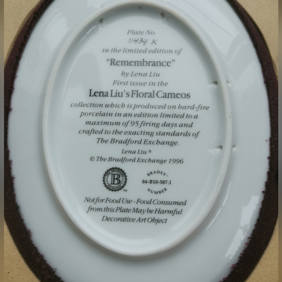 Lena Liu's Floral Cameos "Remembrance" Collectible Plate w/Wooden Frame - Picture 7 of 8